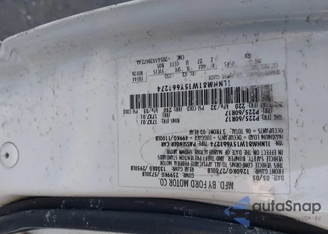 2005 Lincoln Town Car Signature from USA, damaged, VIN 1LNHM81W15Y661274